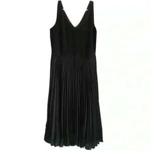 Banana Republic black sleeveless pleated cocktail dress size 2